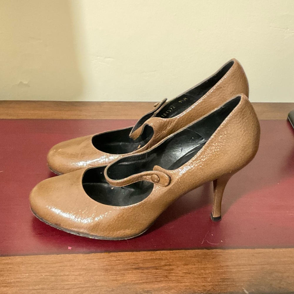 Delman Mary Jane pumps